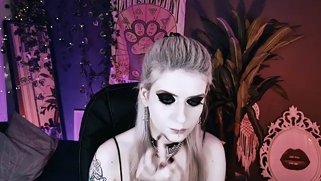 Noah_ElmerX Chat XXX in diretta