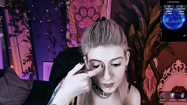 Noah_ElmerX Chat XXX in diretta