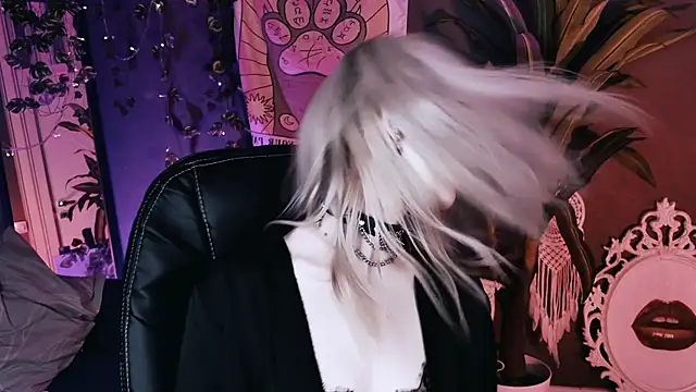 Noah_ElmerX Chat XXX in diretta