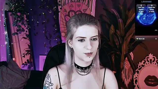 Noah_ElmerX Chat XXX in diretta