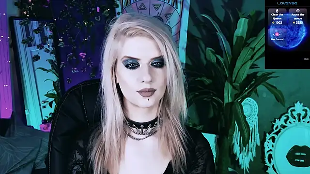 Noah_ElmerX Chat XXX in diretta