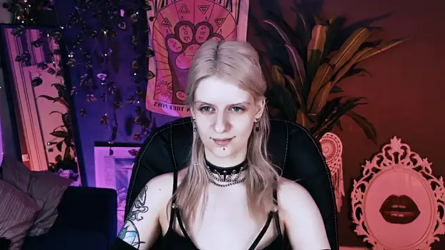 Noah_ElmerX Chat XXX in diretta