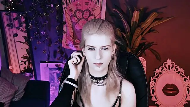 Noah_ElmerX Chat XXX in diretta