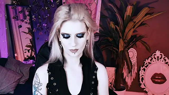 Noah_ElmerX Chat XXX in diretta