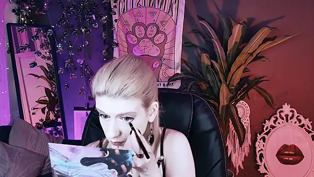 Noah_ElmerX Chat XXX in diretta