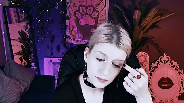 Noah_ElmerX Chat XXX in diretta