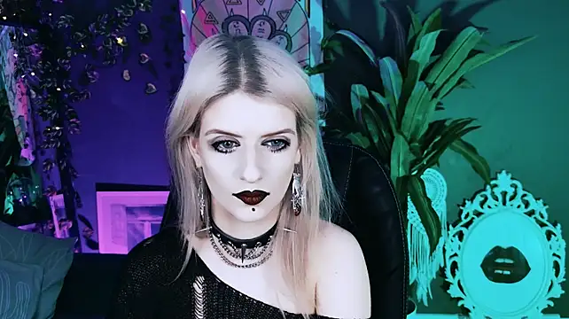 Noah_ElmerX Chat XXX in diretta