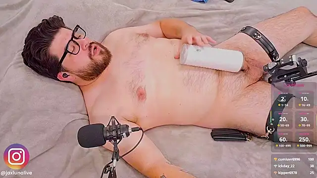 Pokazy przed kamerką – jax_luna