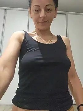 bruneta_sexy23 Adlı Modelin Canlı XXX Sohbeti