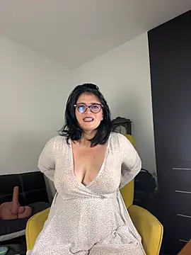 adriana71's Live XXX Chat