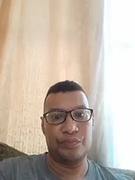 Show de mtotocream23 na webcam