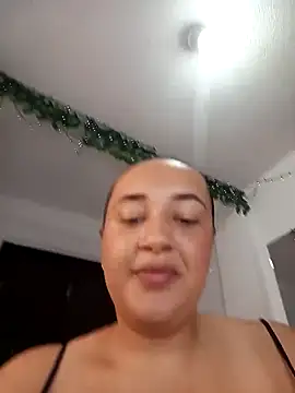 Miss-boobs: διαδικτυακό σόου στην κάμερα