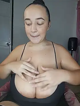 Miss-boobs: онлайн-секс-чат