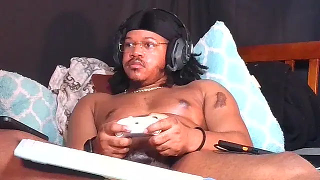 Carolinayoungin: διαδικτυακό σόου στην κάμερα