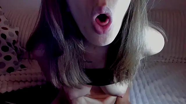 Chatroom XXX en direct de DesireMore90