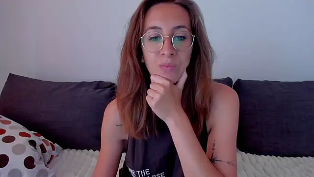 DesireMore90's Live XXX Chat