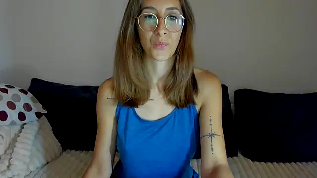 DesireMore90 Adlı Modelin Canlı XXX Sohbeti