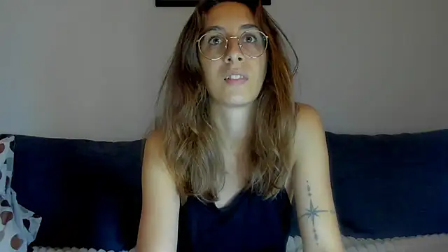DesireMore90 live XXX chat