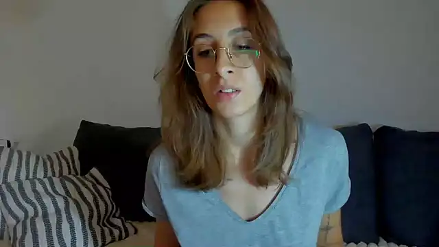 DesireMore90 Live XXX-Chat