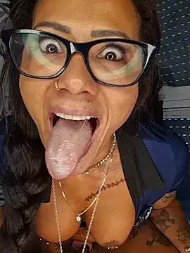 AllanaSquirt Chat XXX in diretta
