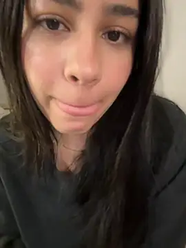 CuteKira7 Adlı Modelin Canlı XXX Sohbeti