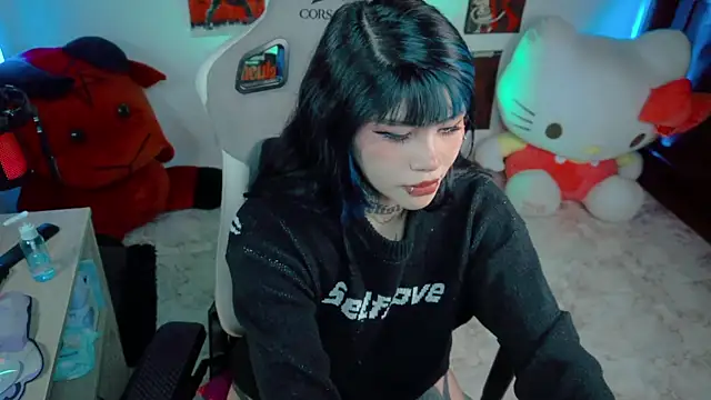 XXX chat uživo modela Deadly_Doll