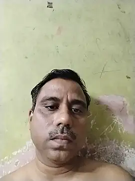 IndianPornStarRaveeのウェブカメラショー