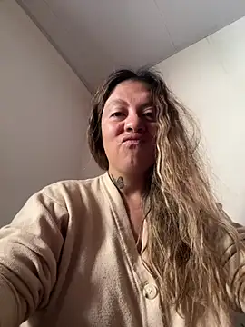 Bruja_lu Chat XXX in diretta