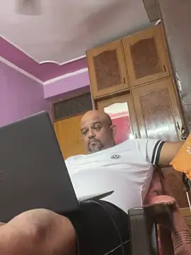 Dick_6inches_Delhin Webbikameraesitys
