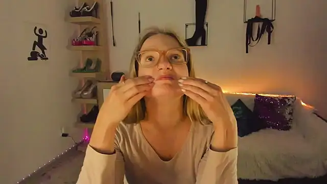 NancyHottie Live XXX-Chat