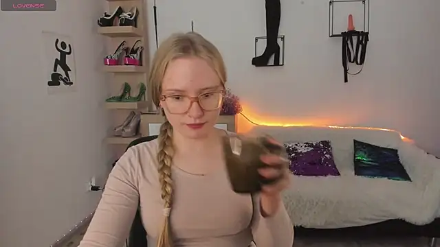 NancyHottie webcam show