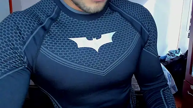 Show modela Tommy_Bred na web-kameri