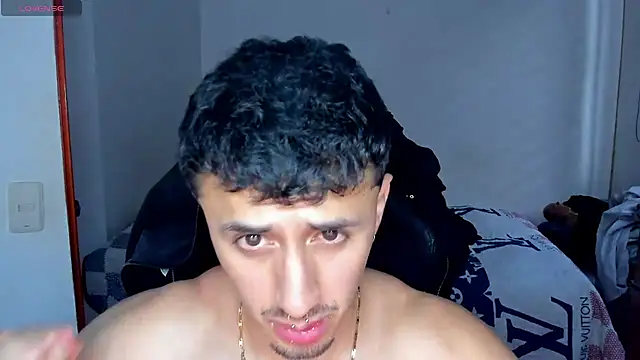 Tommy_Bred Adlı Modelin Web Kamerası Şovu