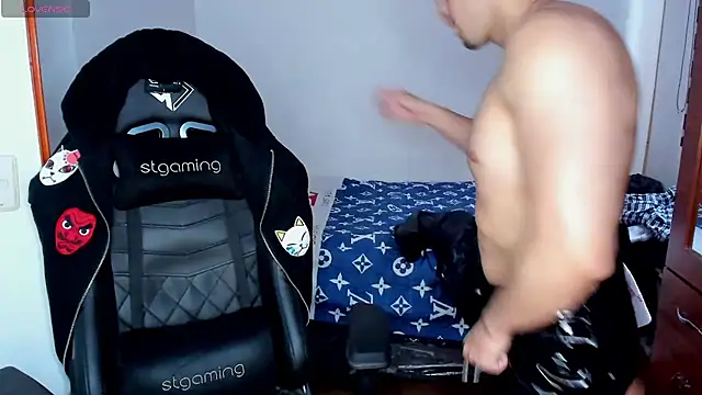 Tommy_Bred Pertunjukan Webcam