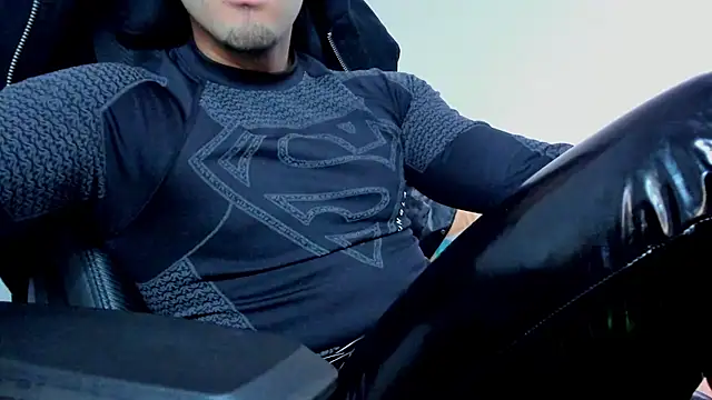 Tommy_Bred Pertunjukan Webcam