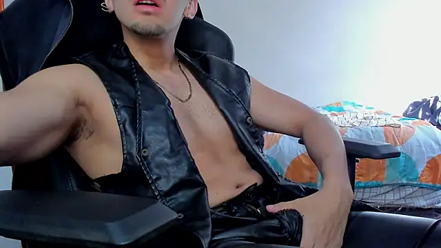 Tommy_Bred Adlı Modelin Web Kamerası Şovu