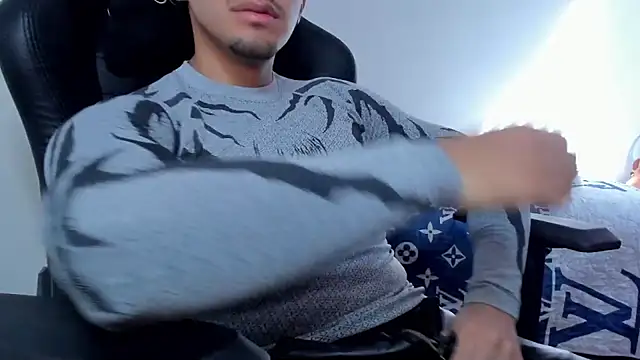 Tommy_Bred Pertunjukan Webcam
