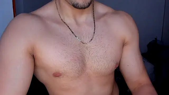 Show modela Tommy_Bred na web-kameri