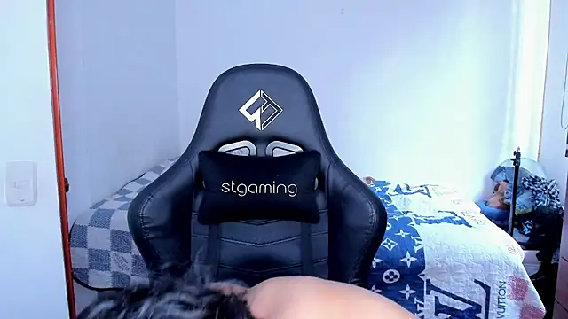 Tommy_Bred Pertunjukan Webcam