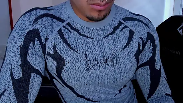 Tommy_Bred Adlı Modelin Web Kamerası Şovu