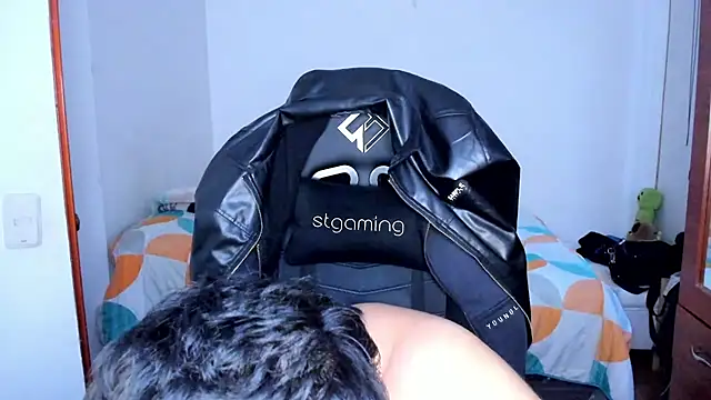 Tommy_Bred Pertunjukan Webcam