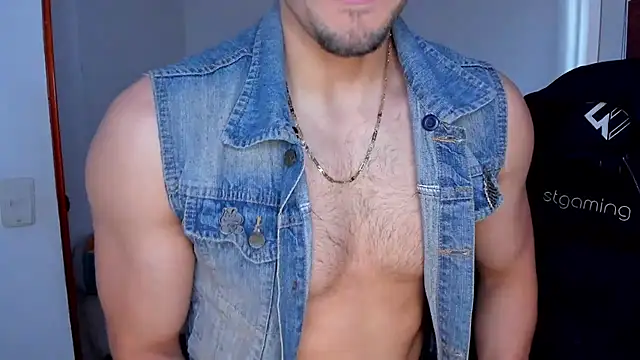 Tommy_Bred Adlı Modelin Web Kamerası Şovu