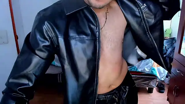 Tommy_Bred: διαδικτυακό σόου στην κάμερα