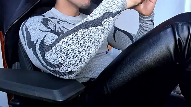 عرض كام Tommy_Bred