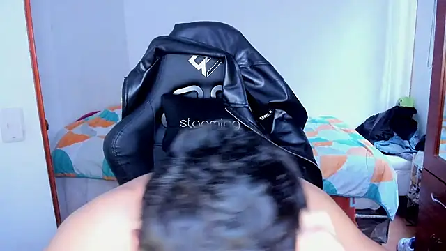 Show modela Tommy_Bred na web-kameri