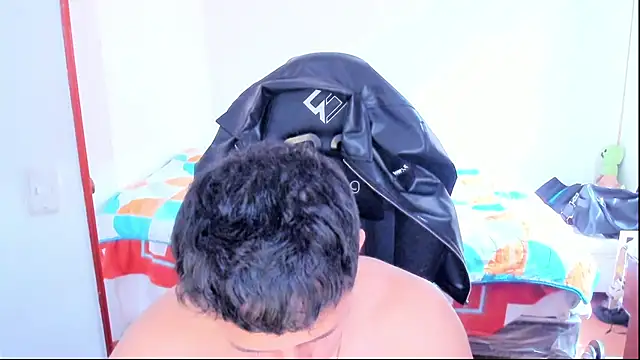 Show modela Tommy_Bred na web-kameri