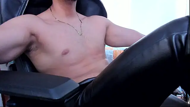 הופעת וובקאם של Tommy_Bred