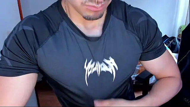 Show modela Tommy_Bred na web-kameri