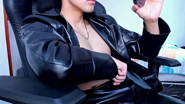 הופעת וובקאם של Tommy_Bred