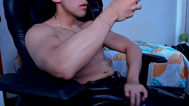 عرض كام Tommy_Bred